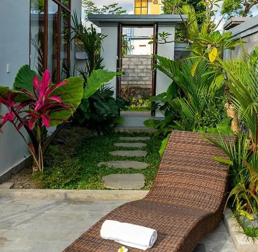 Villa Padang Santhi *